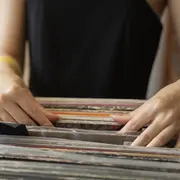 Vente de vinyles Paris : 50 000 disques à petit prix au Bastille Design Center