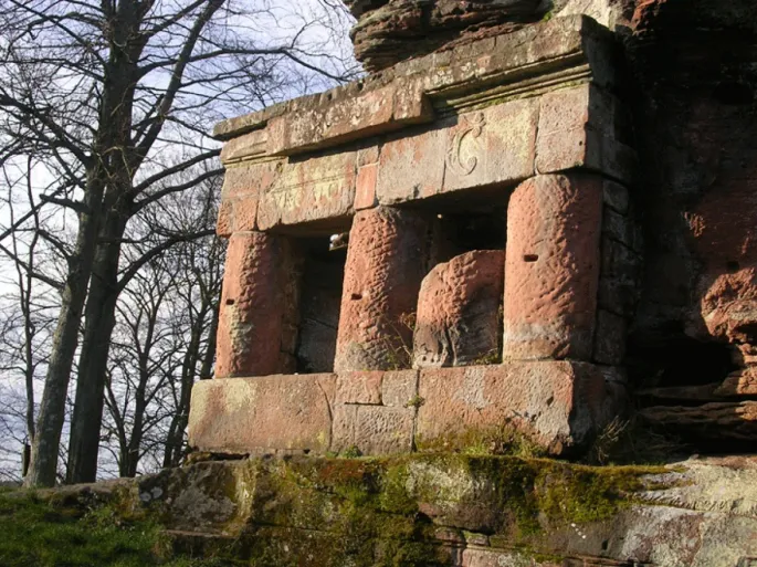 Vestiges d\'un ancien temple romain situé sur le site du château de la Wasenbourg