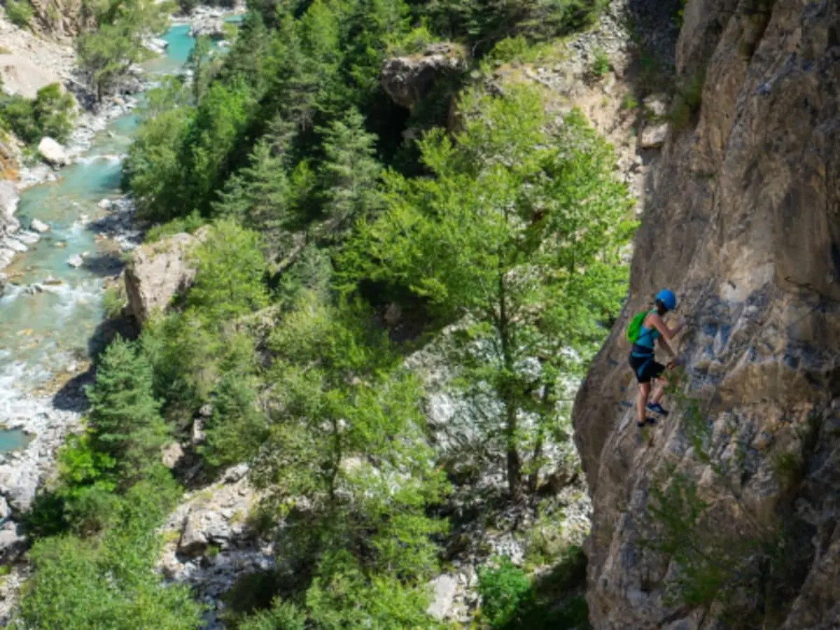 Via Ferrata encadrée dans les Gorges de la Durance (05)