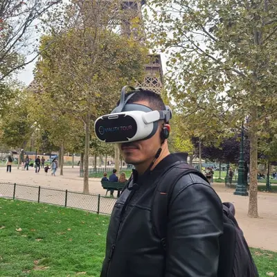 Viality Tour : Visite guidée en réalité virtuelle à la Tour Eiffel