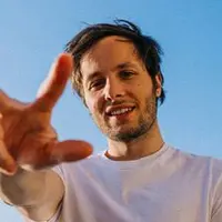 Vianney en tournée : le chanteur revient sur scène après une pause et la construction d'une cabane DR