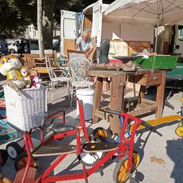 Vide grenier à Beaumat