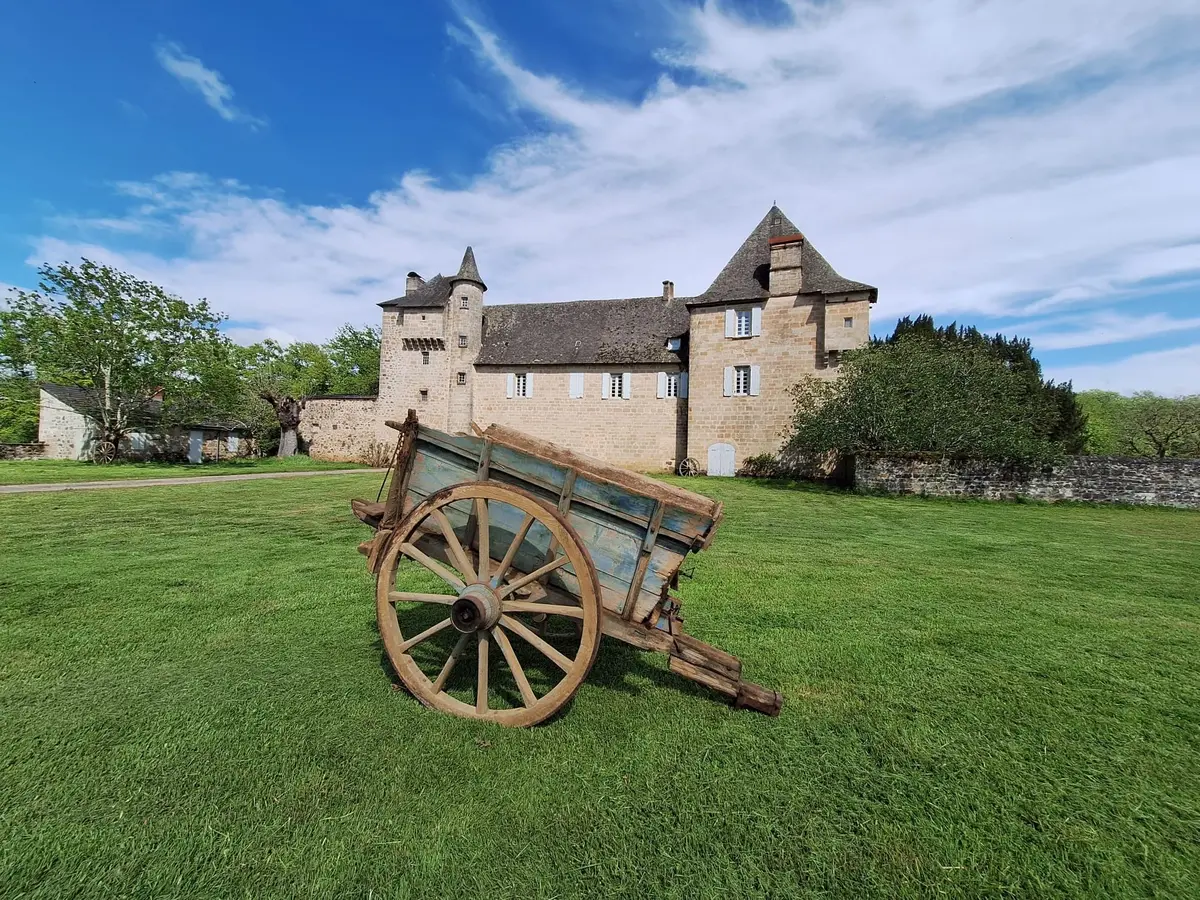 Vide grenier au Château d'Estresses
