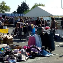 Vide grenier au Port de Plagne
