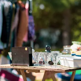 Vide grenier et vide poussette