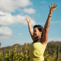 Yoga dans les vignes &copy; D. Levêque - ADT