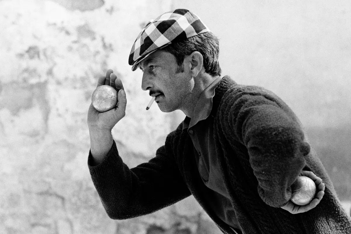 Viser juste : pétanque et jeu provençal dans l'objectif de Hans Silvester