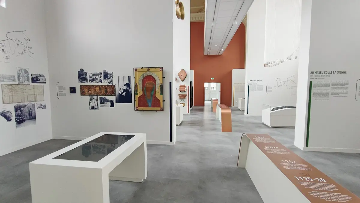 Visite à 2 voix et 4MAINS : visite guidée de l'exposition Murs de mémoire