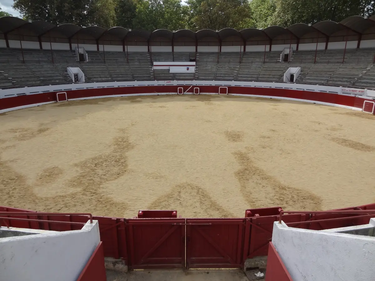 Visite à 3 voix au coeur des arènes d'Aire sur Adour