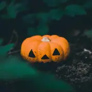 Visite-atelier 'Danse macabre'