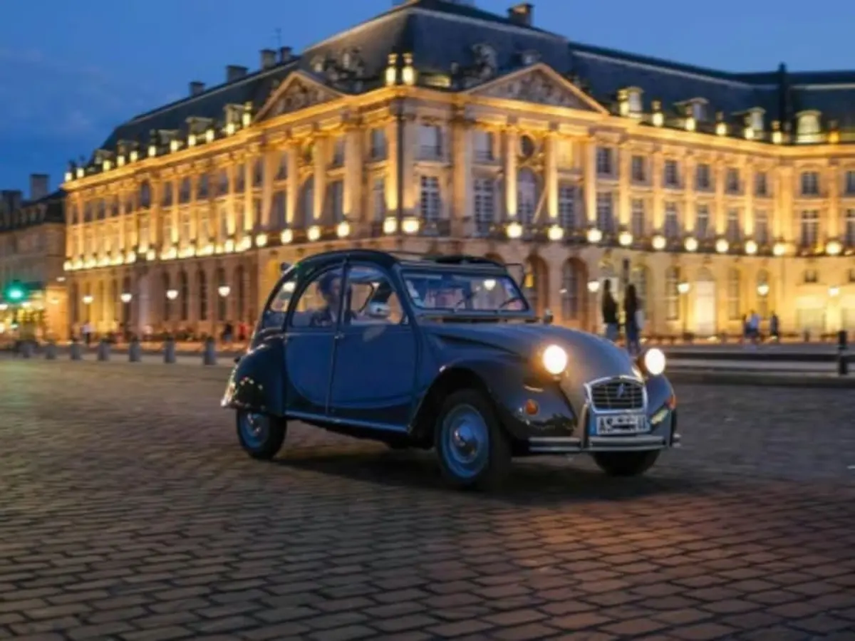 Visite Bordeaux Éternel by night en 2CV