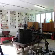 Visite commentée du Chai des Moines Larose
