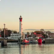 Visite commentée du Port et du Phare de Ouistreham
