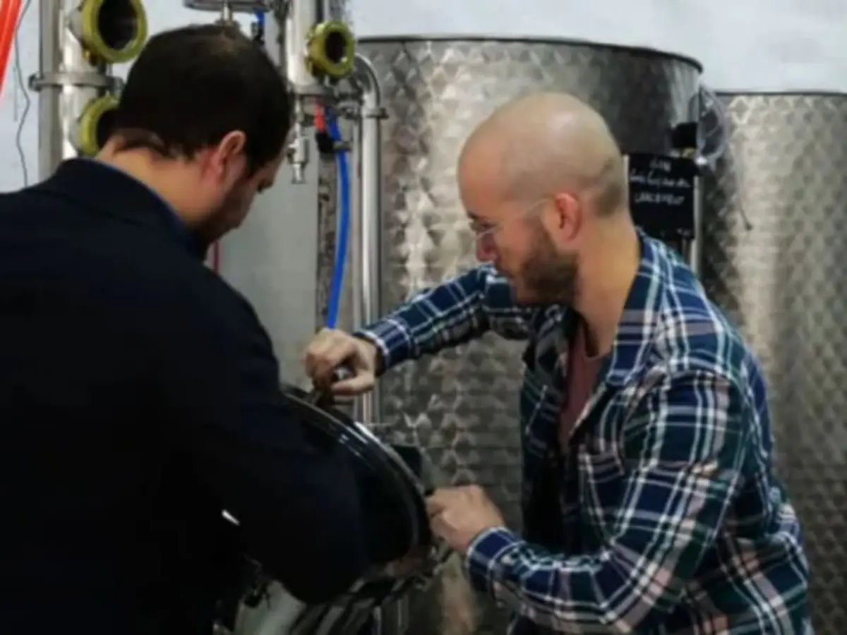 Visite d'une Distillerie & Dégustation à Fleurieu-sur-Saône (69)