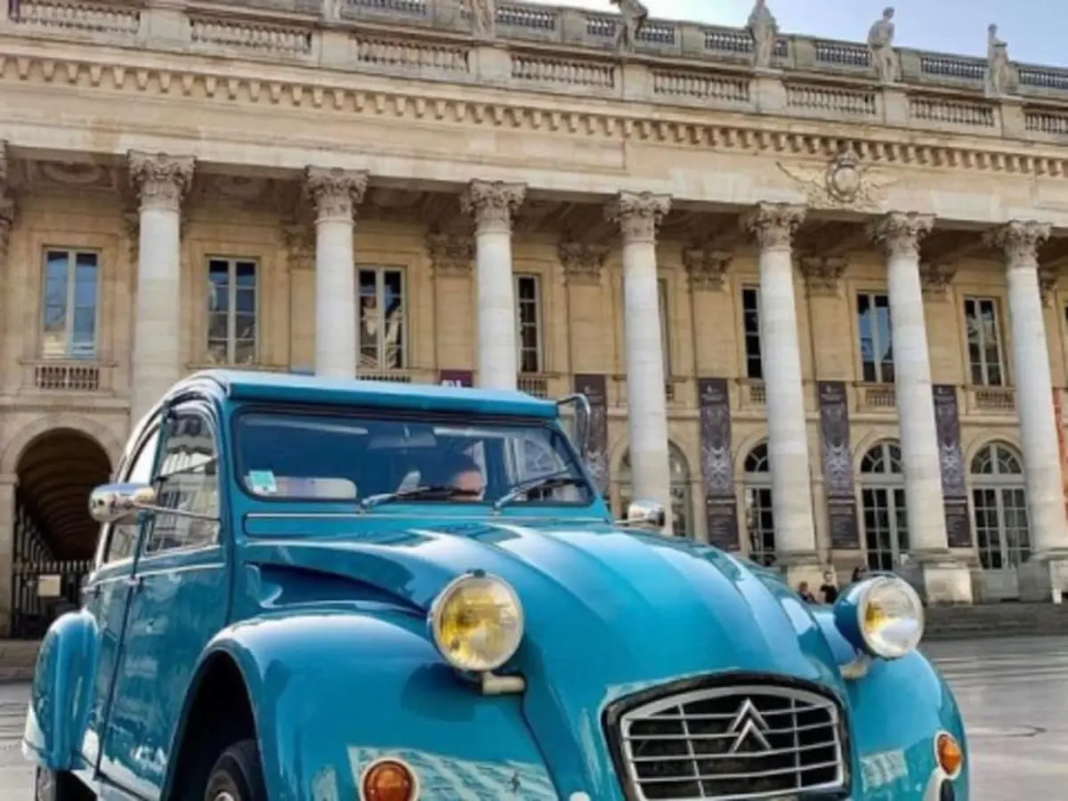 Visite de Bordeaux Unesco en voiture de collection & gourmandise