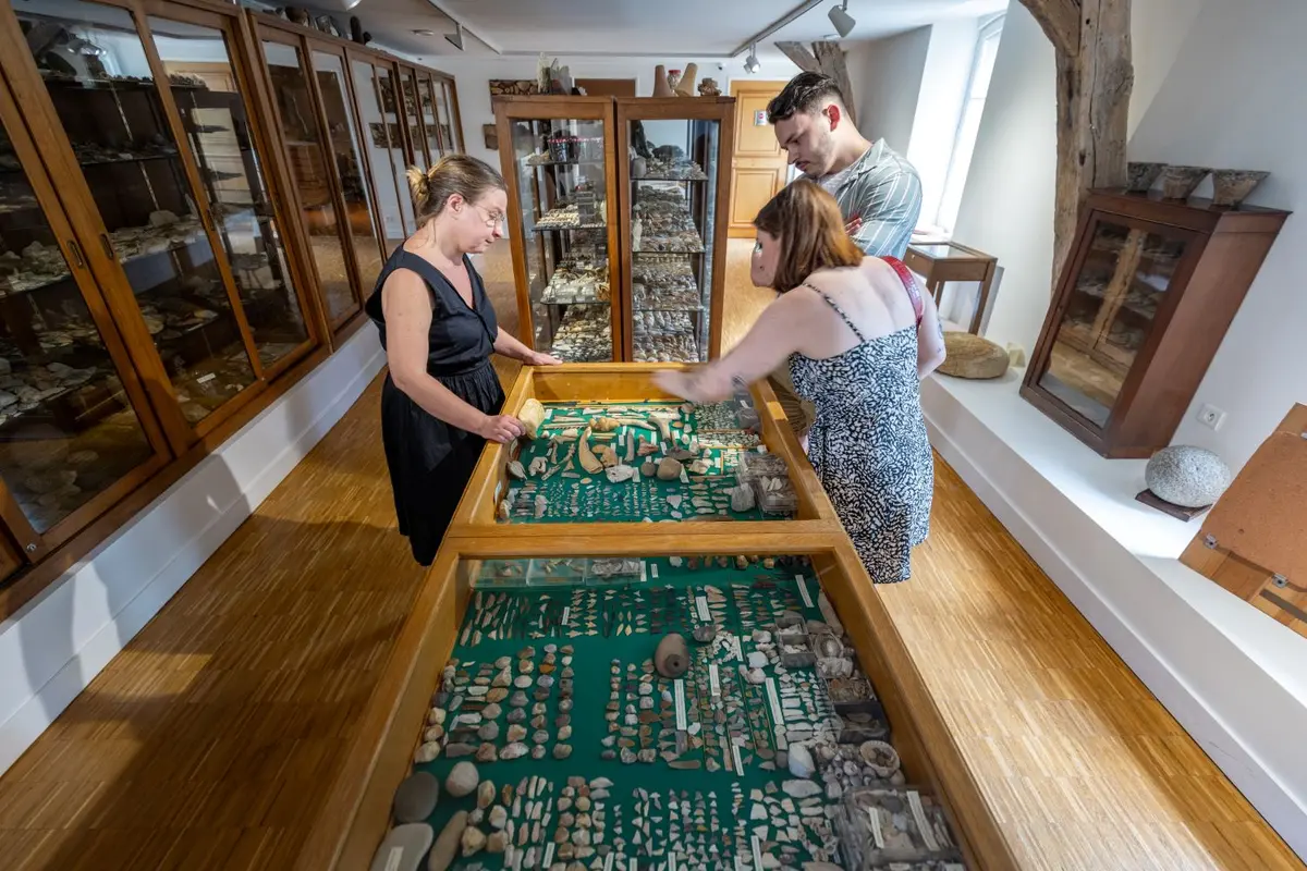 « Visite de fonds en combles » du musée La Monnaye