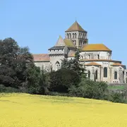 Visite de l'abbatiale de Saint Jouin de Marnes