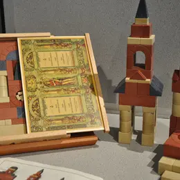 Visite de l’exposition  L’art de l’apprentissage par les jeux de construction