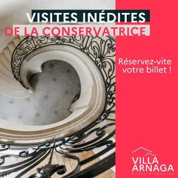 Visite de l'exposition Les collections de la Comédie Française en tournée à Arnaga par la Conservatrice