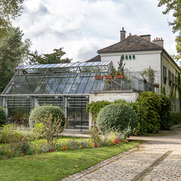 Visite de la serre de la Maison du jardinage et du compostage