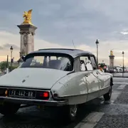 Visite de Paris à bord d'une DS avec chauffeur