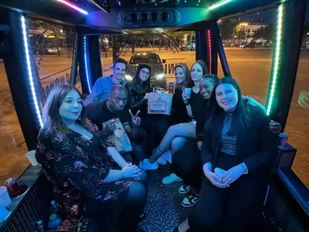 Visite de Paris à bord du Minibus Party