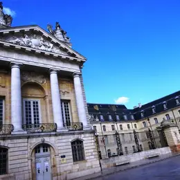 Visite découverte :  ça déménage à la mairie  !