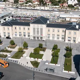 Visite des cabines de conduite des trains et simulateurs professionnels de conduite.