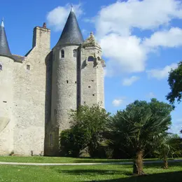 Visite des extérieurs du manoir du Vaumicel