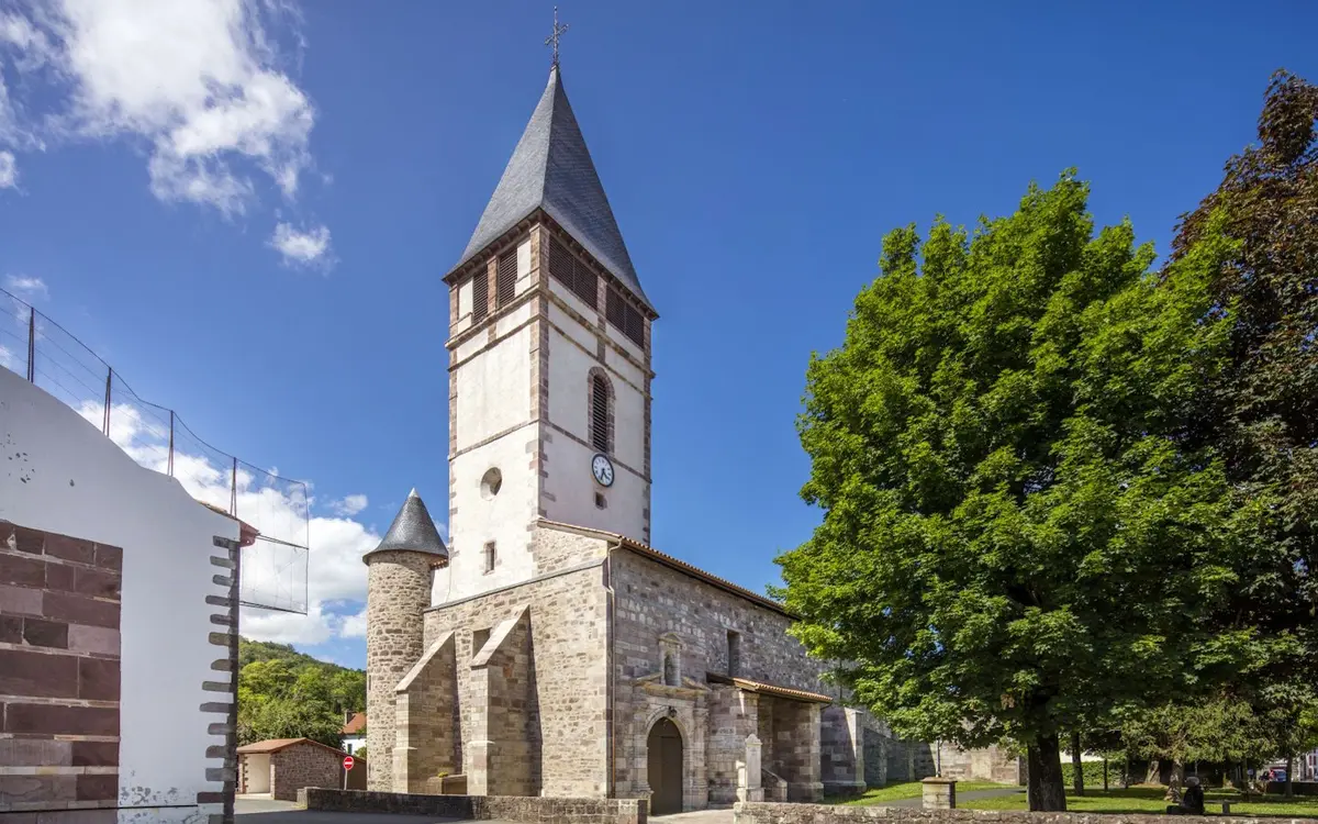 Visite du centre d'interprétation Mehaka sur la Basse Navarre et du village de Baigorri en basque. Mehakaren bisita eta Baigorriko bisita