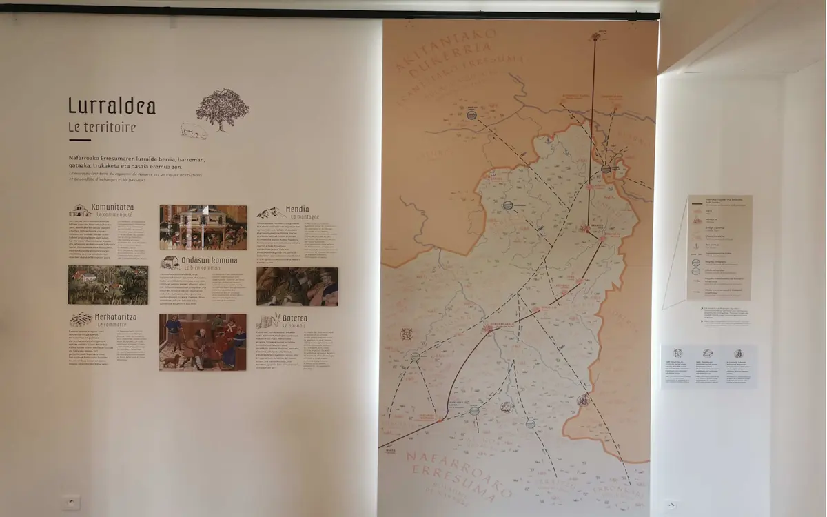 Visite du centre d'interprétation Mehaka sur la Basse Navarre en français.