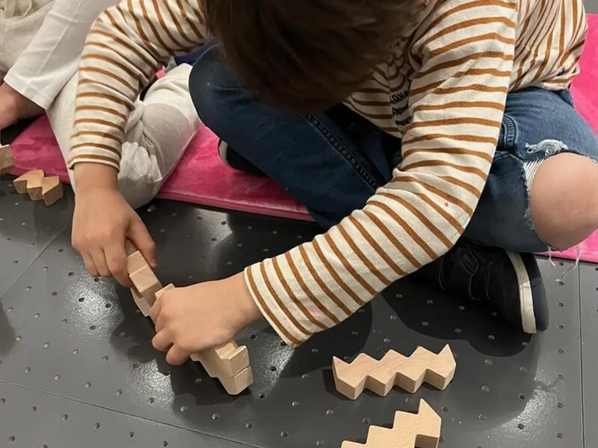 Visite en famille - A comme artiste, B comme beau...D comme...