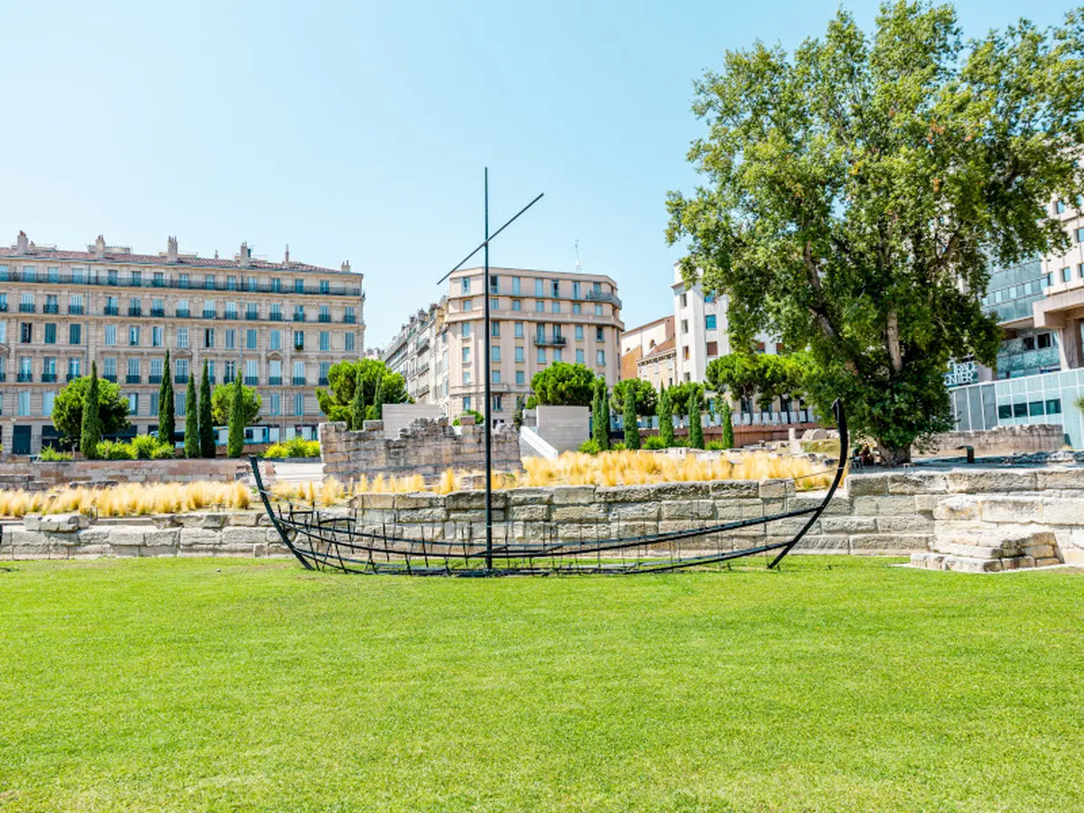 Visite en famille Marseille de sa fondation à nos jours