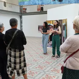 Visite en Langue des Signes Française de l'exposition Sans contrefaçon, anatomie d'un vêtement