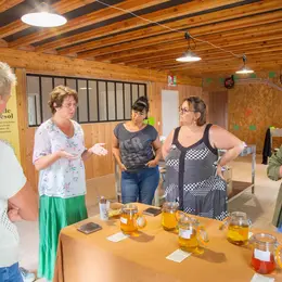 Visite et Atelier : Découvrez les plantes médicinales et fabriquez votre stick à lèvres