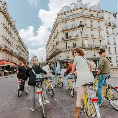 Visite guidée à vélo des quartiers locaux et des histoires de Paris hors des sentiers battus
