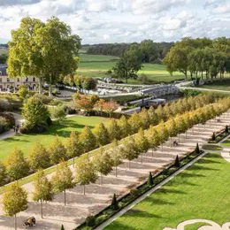 Visite guidée Chambord au fil du village et des jardins
