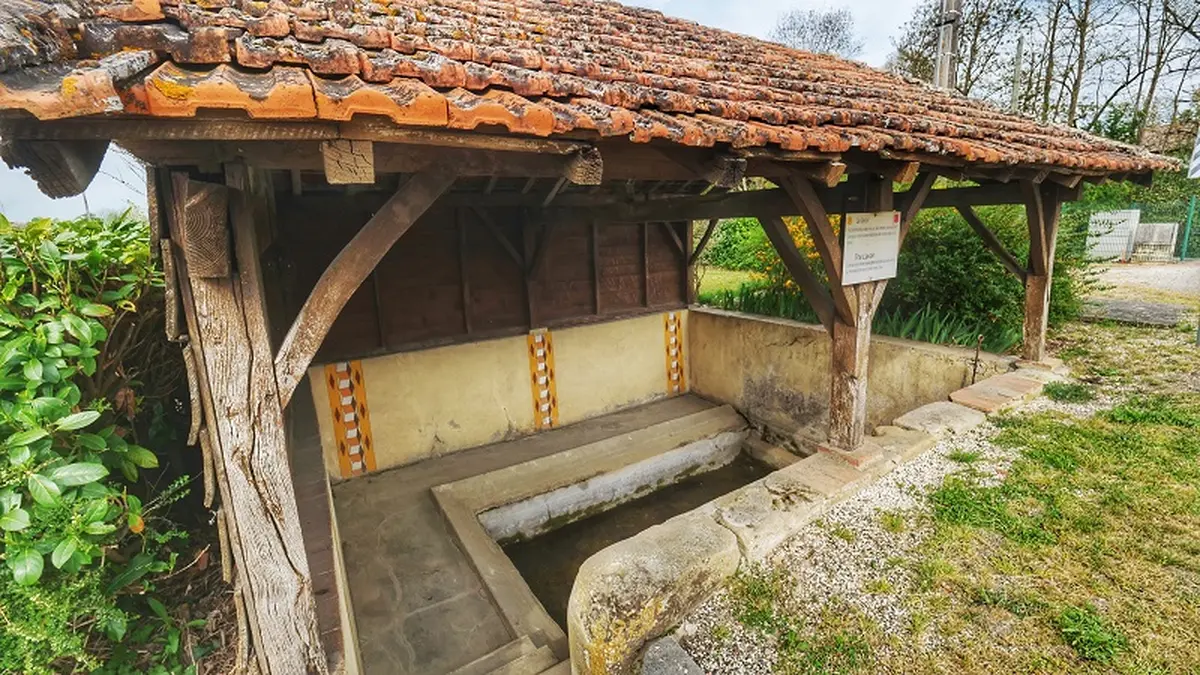 Visite guidée d'Allemans-du-Dropt par les Raconteuses de Pays