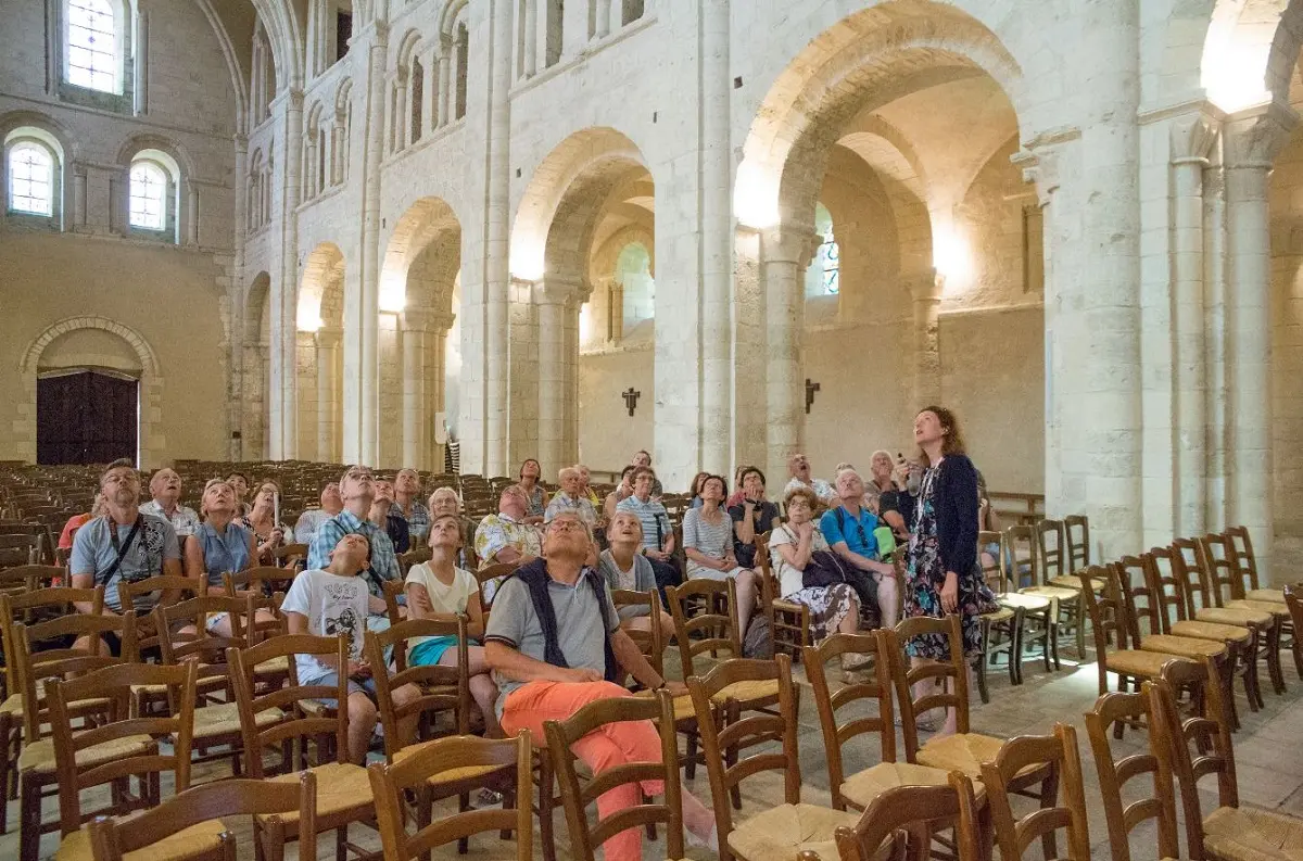 Visite guidée de l'abbaye de Lessay