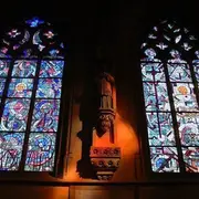 Visite guidée de la Basilique de Mézières, ses vitraux et son trésor d'art sacré