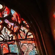 Visite guidée de la Basilique de Mézières, ses vitraux et son trésor d'art sacré