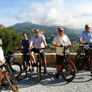 Visite guidée de la rade de Villefranche à vélo électrique (06)