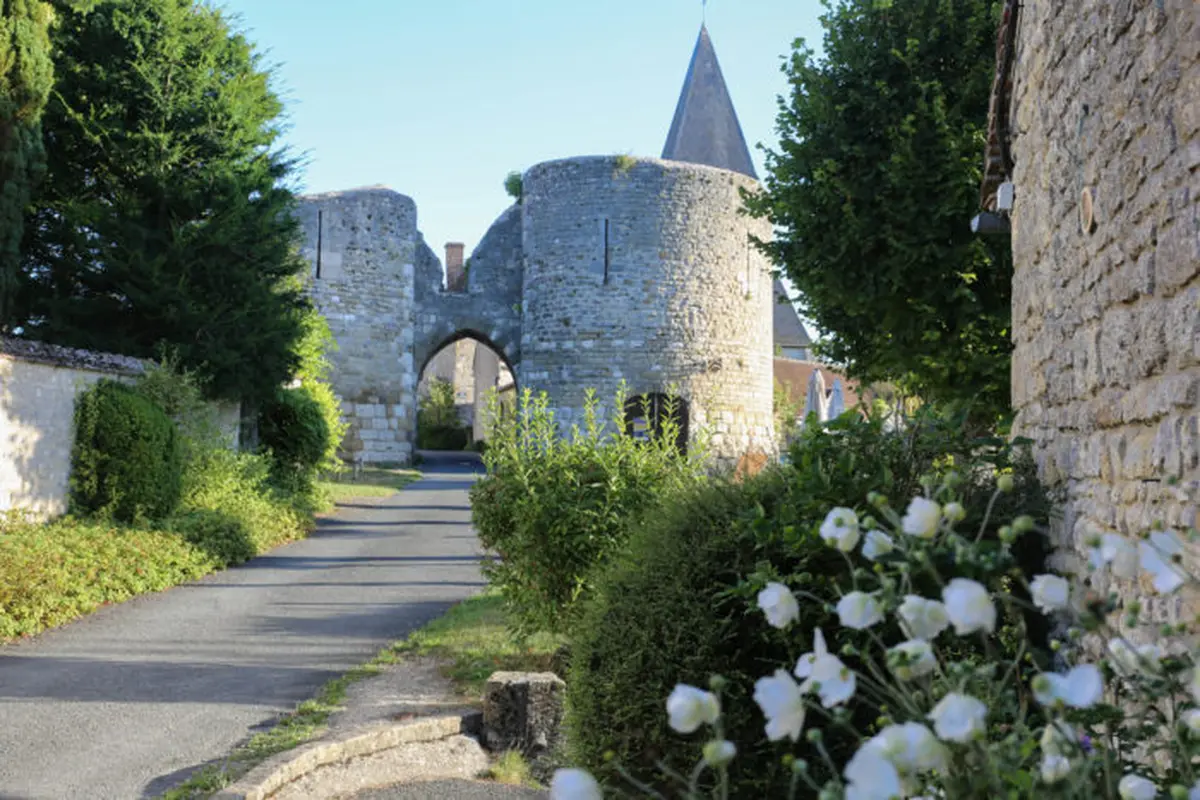 Visite guidée de Yèvre-le-Châtel