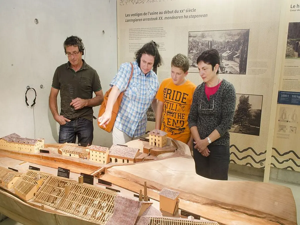 Visite guidée du centre d'interprétation des mines Olhaberri en français