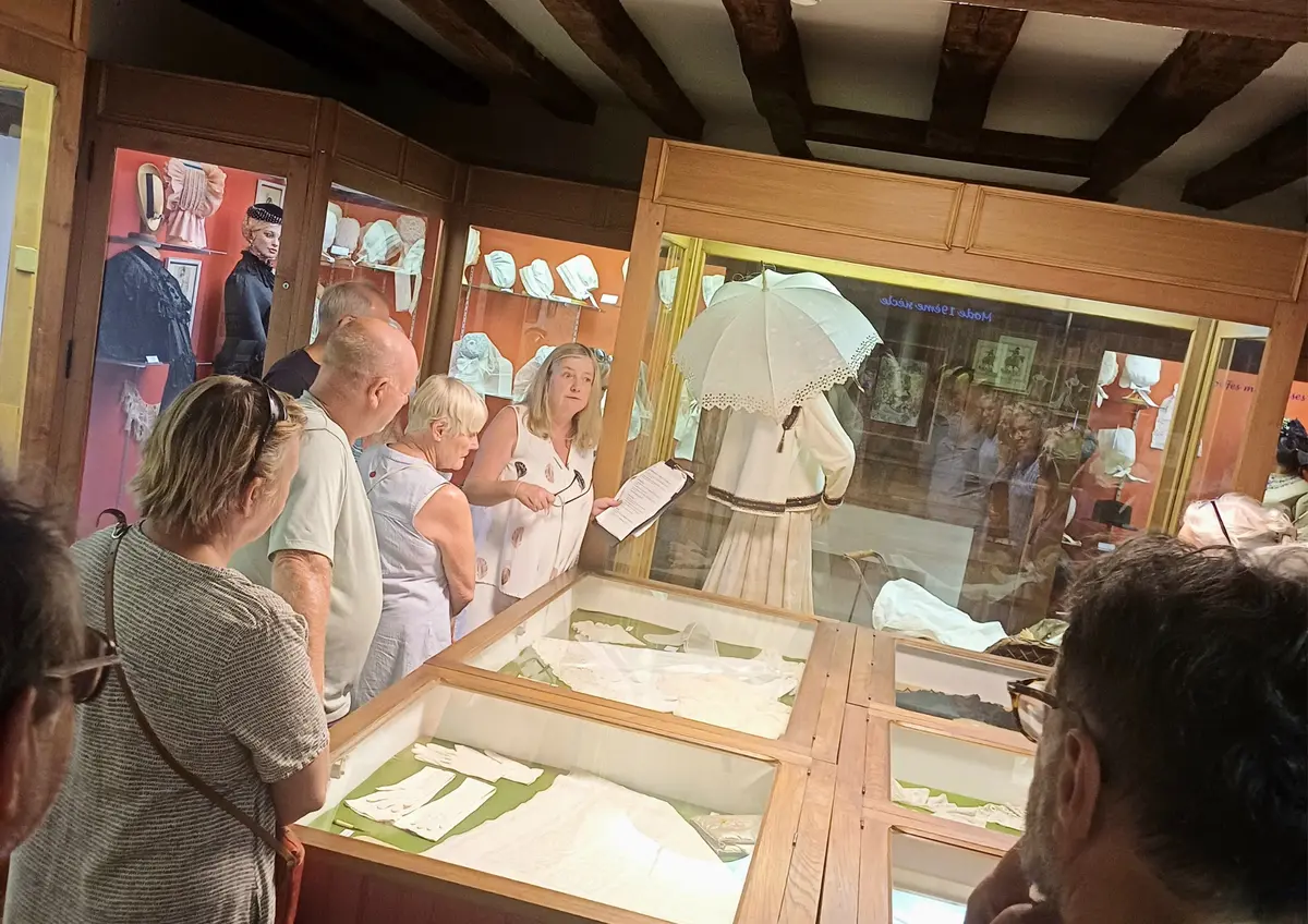 Visite guidée en anglais - traditions et artisanat d'hier