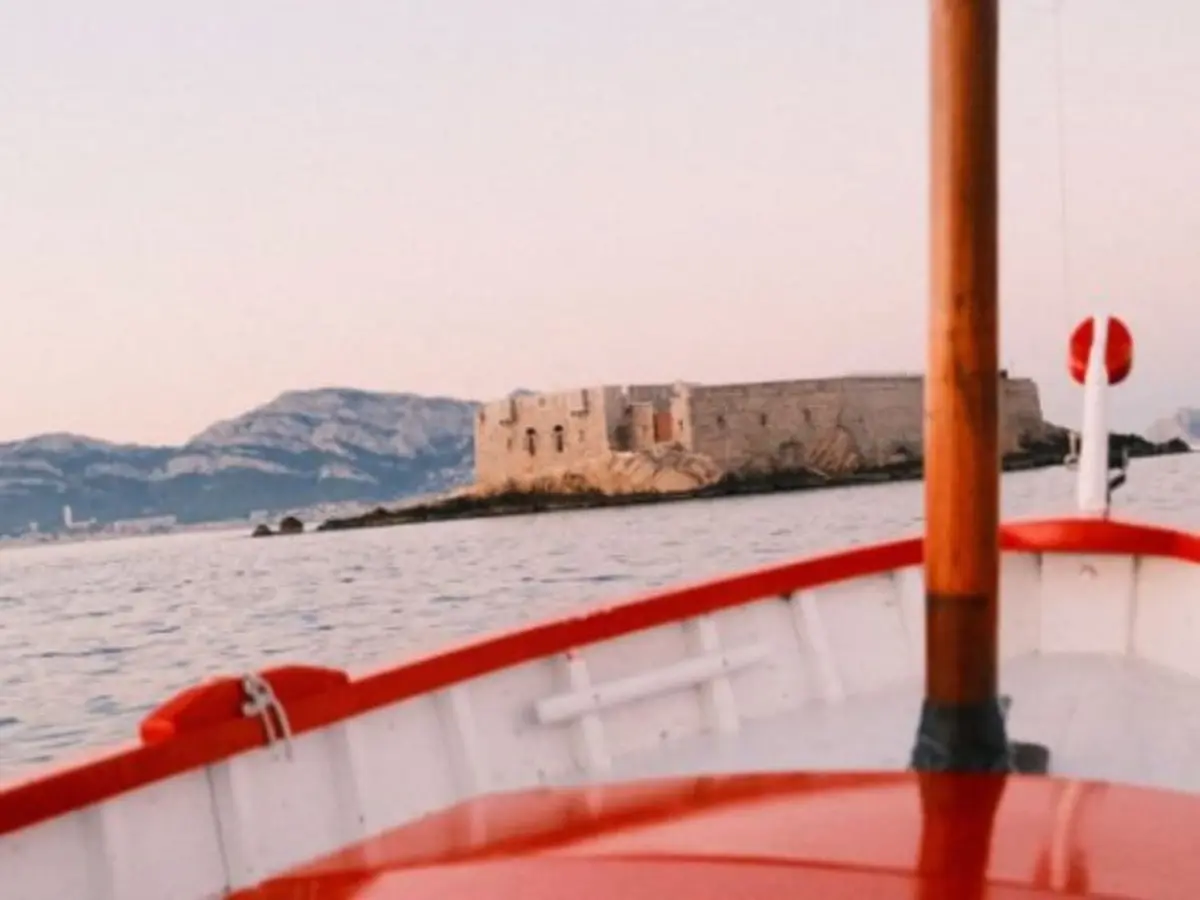 Visite guidée en barque à Marseille (13)
