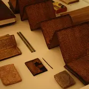 Visite Guidée Famille : les Supports de l’Écrit  au musée Champollion, Figeac