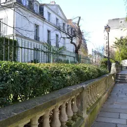Visite guidée: La bohême à Montmartre et visite du cimetière Saint-Vincent