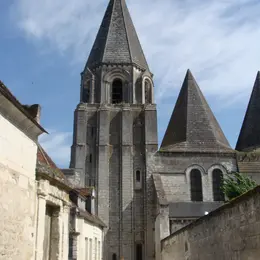 Visite guidée « La Collégiale Saint-Ours et ses restaurations : récit depuis le Moyen-Âge jusqu’en 2025 »