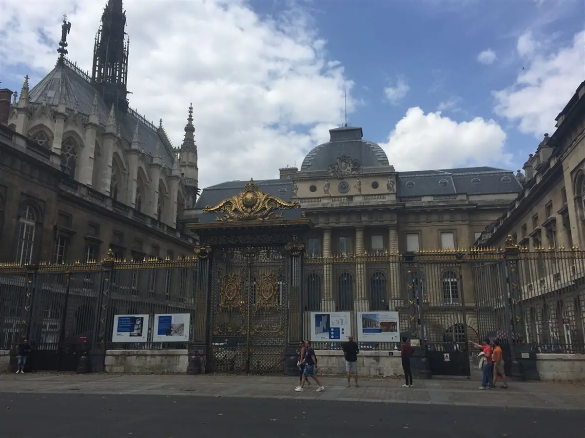 Visite guidée : Le Palais de justice (Cité) de Paris : toujours en activité : Salles Historiques et procès d'appels ou assises en direct !